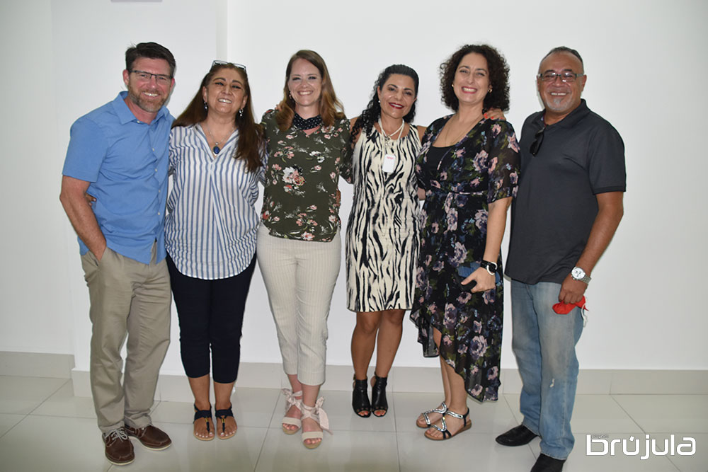 Duane Crowson, Gaby Funes, Seresa Crowson, Lolita Galván, Ary Lima y Freddy del Pozzo.