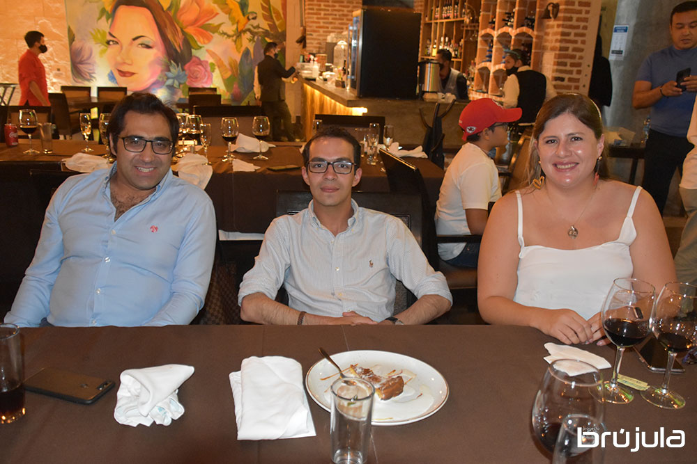 Julián Valencia, Alejandro Correo y María Fernanda Grueso Lugo.