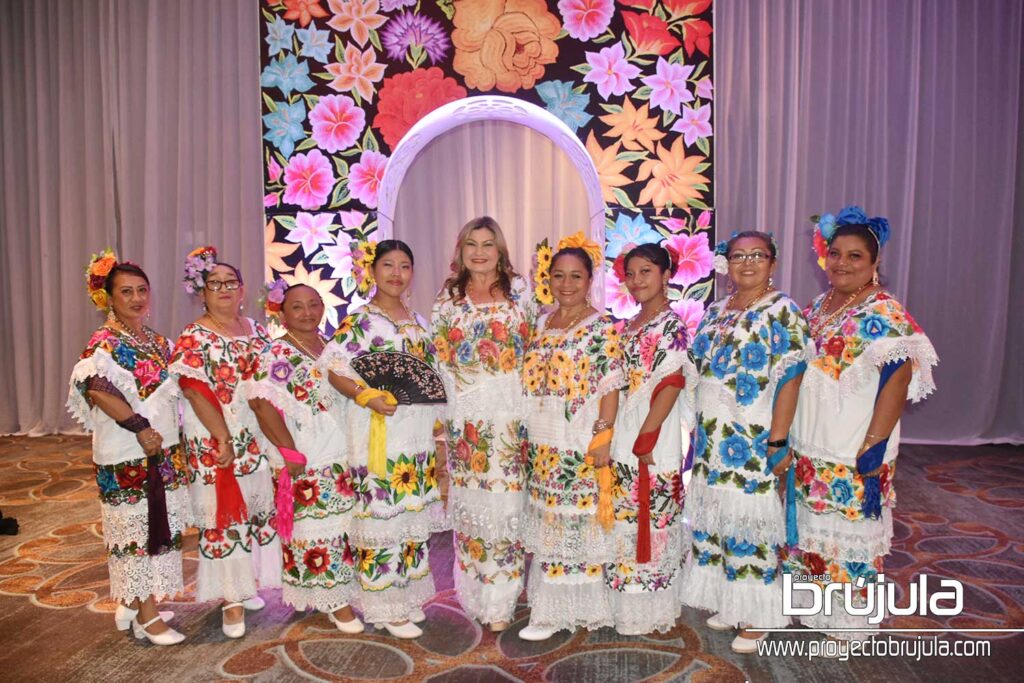 26 LAS BAILADORAS DE BARRIO MAYA