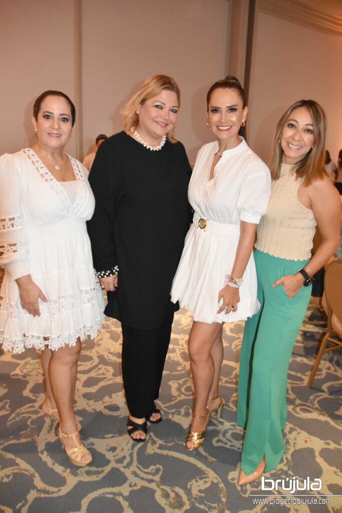 4 MARIBEL ZAPATA, VERO CAMACHO, ARELI MORALES Y MARA VILLOSA