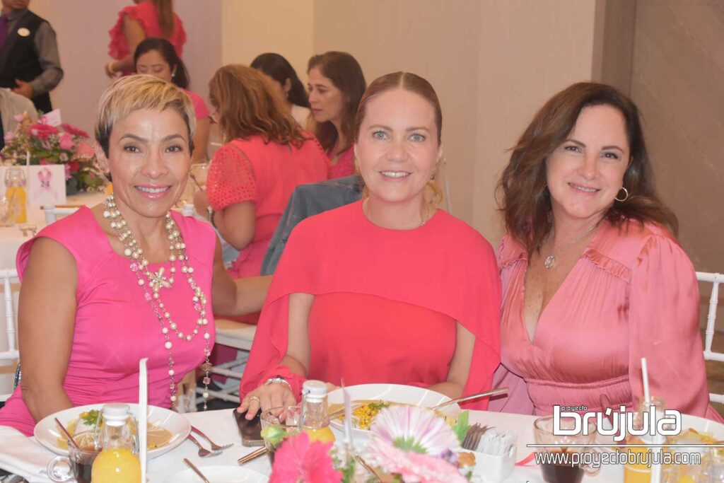 14 CLARISSA MANZANEKE, CYNTHIA RAMíREZ Y TERE ASENCIO