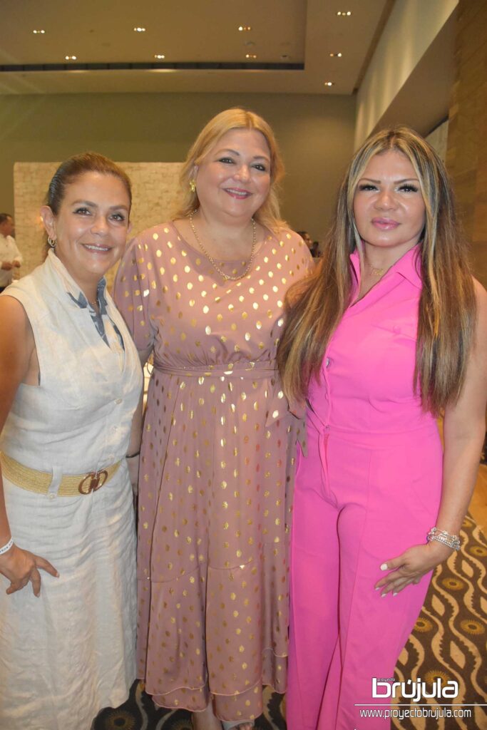 17 LUPITA RAMíREZ, VERO CAMACHO Y CARRILLO