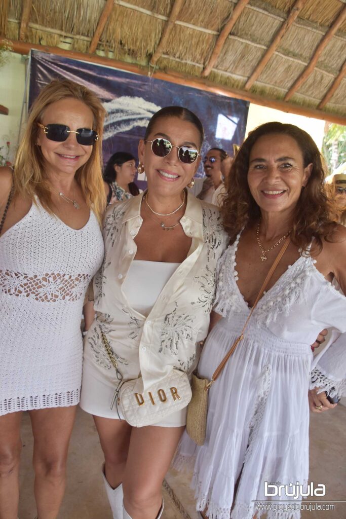 4 ANA LUISA GUZMAN PATY DE LA TORRE Y RENATA CALVO