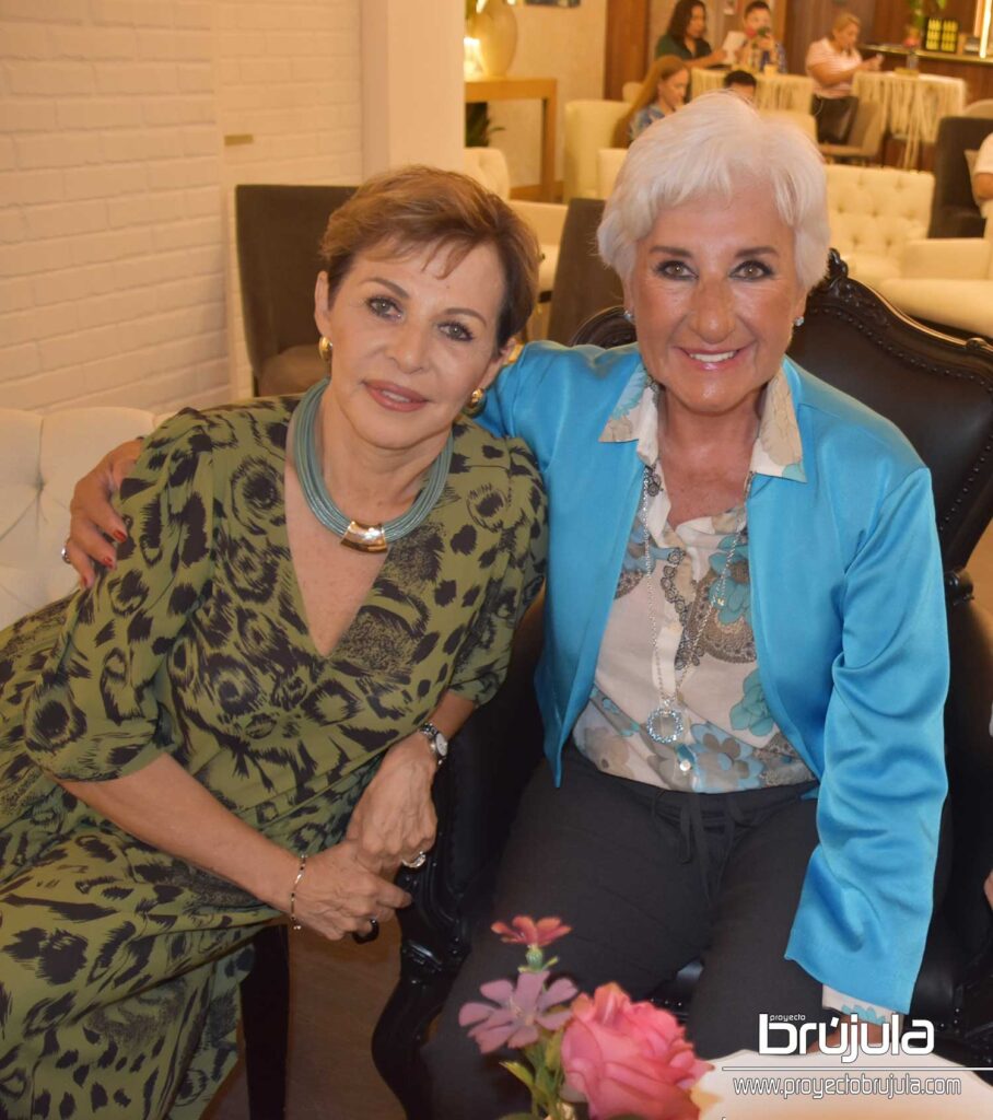 2 LILIA HERNáNDEZ Y ELENA VILLARREAL