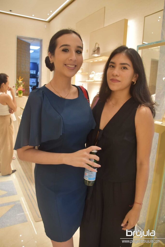 9 AMANDA ARIAS E ITZEL MUNOZ