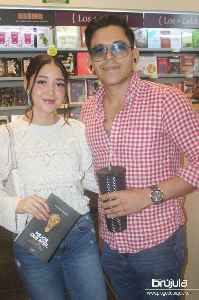 KARLA GóMEZ Y JULIO FLORES 