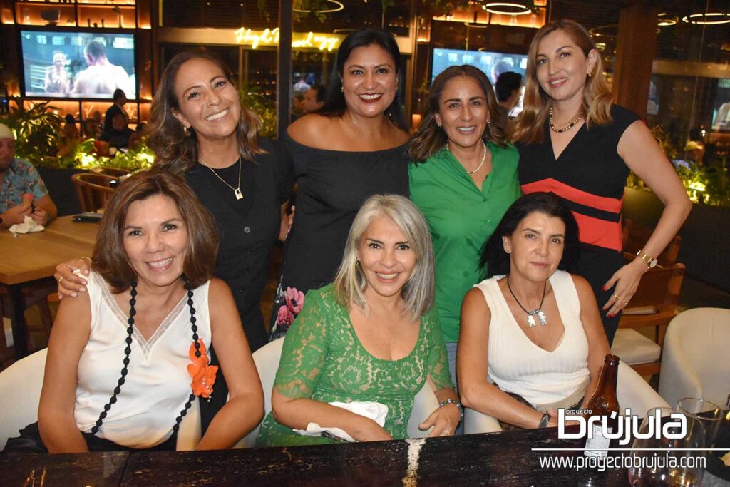 6 DENICE, LUPITA, MARIANA, MARIELA, SOFíA, MARCELA Y ALE 