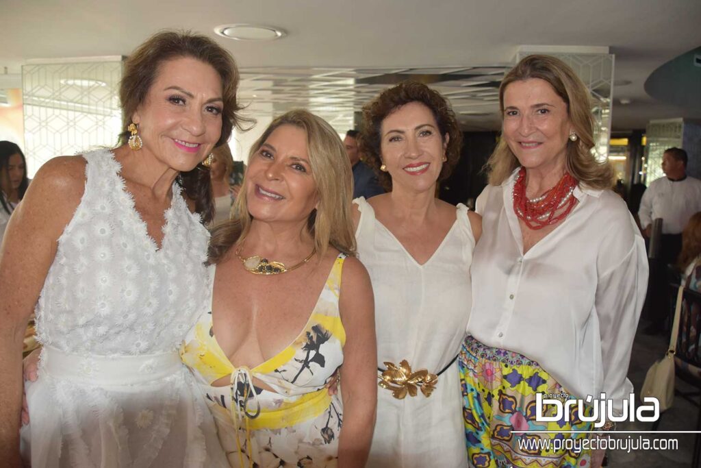 9 LOURDES VARA, PATY DE LA PEñA, GLORIA LUZ MEDINA Y CRISTINA PORTELLA