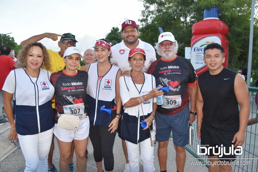 1 CELIA LEóN, CéSAR BARRIOS, ANA PATY PERALTA, MARIANA JAMIT, NOEMí Y CARLOS CONSTANDSE CON ALEJANDRO LUNA,