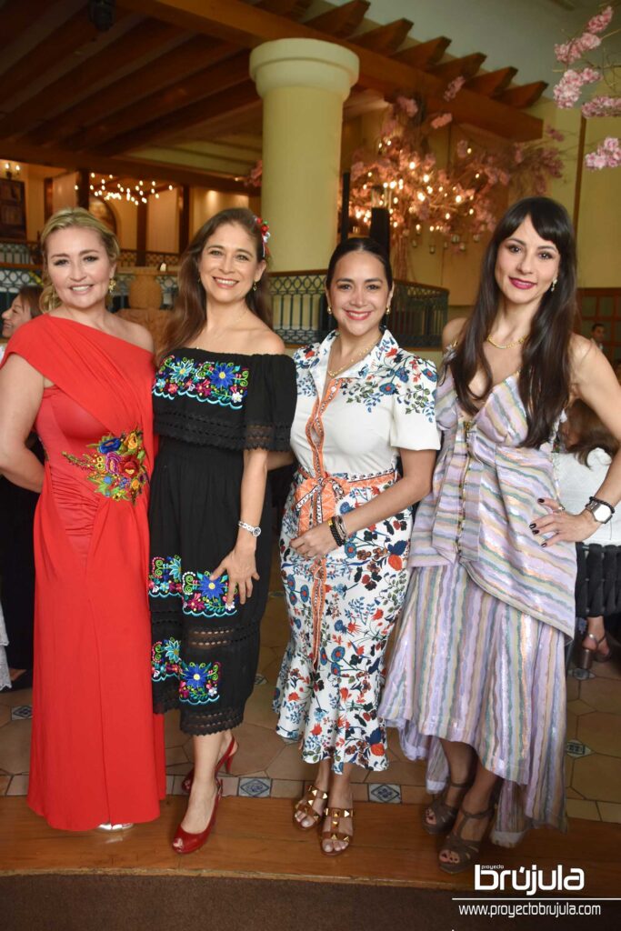 13 SANDY BURGOS, HAYDEE, ANDREA PEñUELA Y ALIA RODRíGUEZ