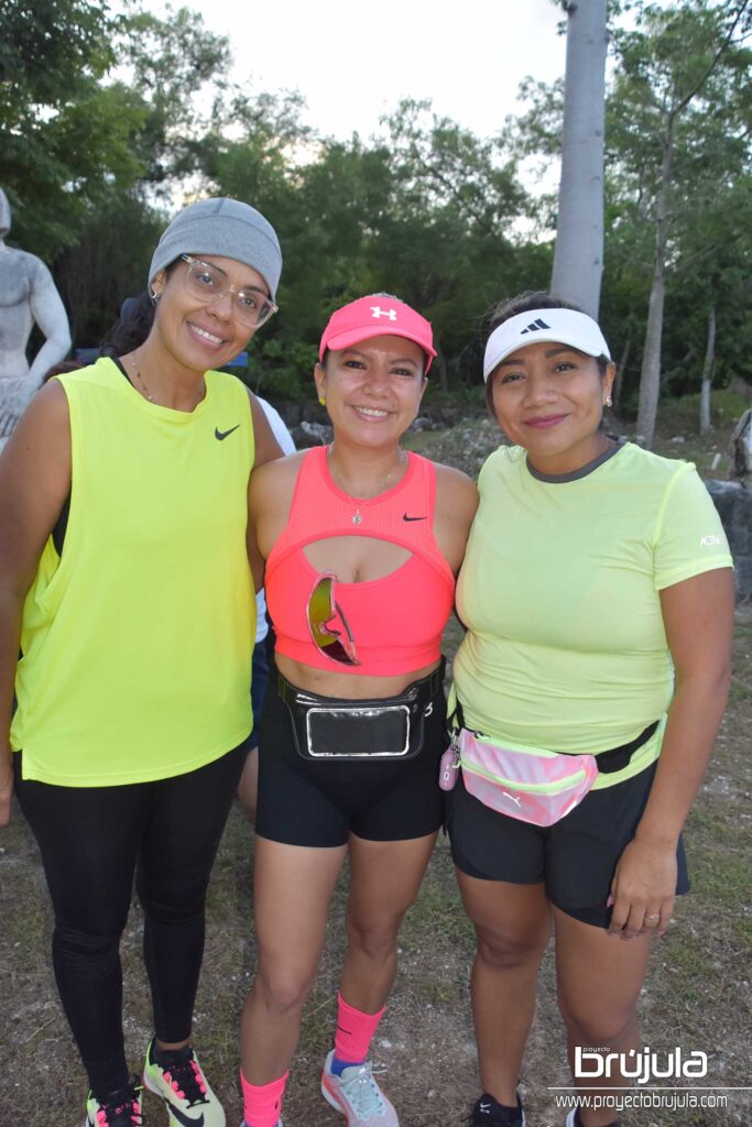 14 VERóNICA MARTíNEZ, JEZABEL GóNGORA Y RAQUEL HUCHIN