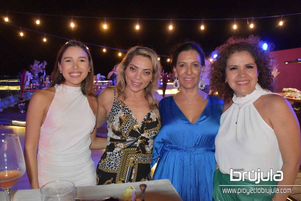 24 ORIANA, LUCELY ROSADO, CECI DE LA PEñA Y DANIA HERNáNDEZ