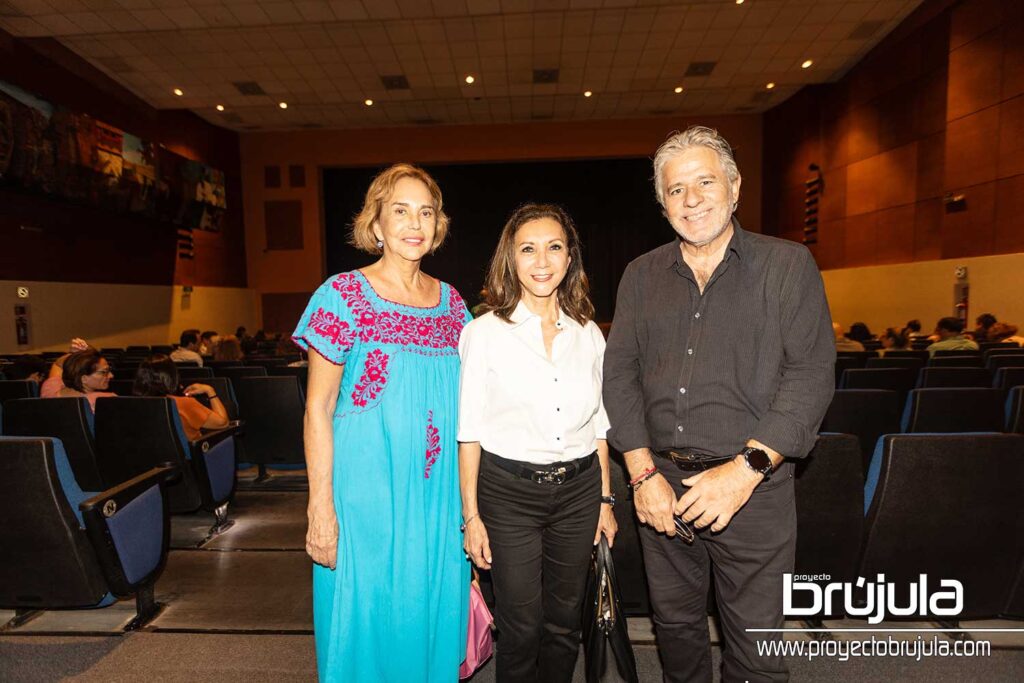 4 MARTHA TARACENA, LIZ DURAZO Y JAVIER GARCíA JURADO