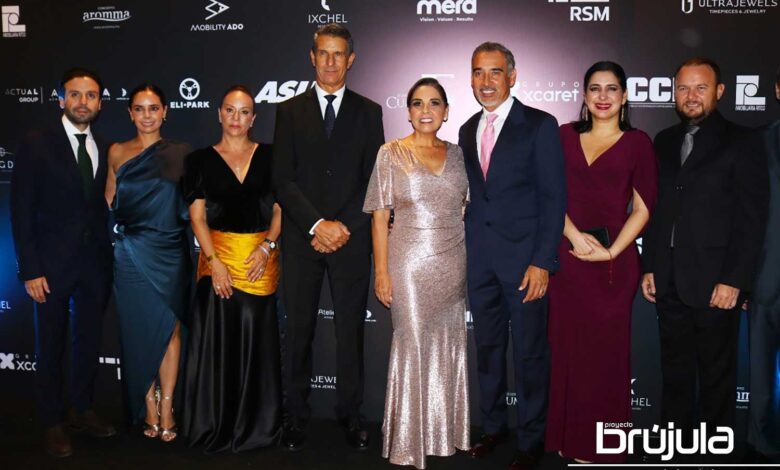 1 LUCIO LASTRA, ANA PATY PERALTA, COTE Y JAVIER OLVERA, MARA LEZAMA, OMAR TERRAZAS, ESTEFANíA MERCADO Y HEYDEN CEBADA