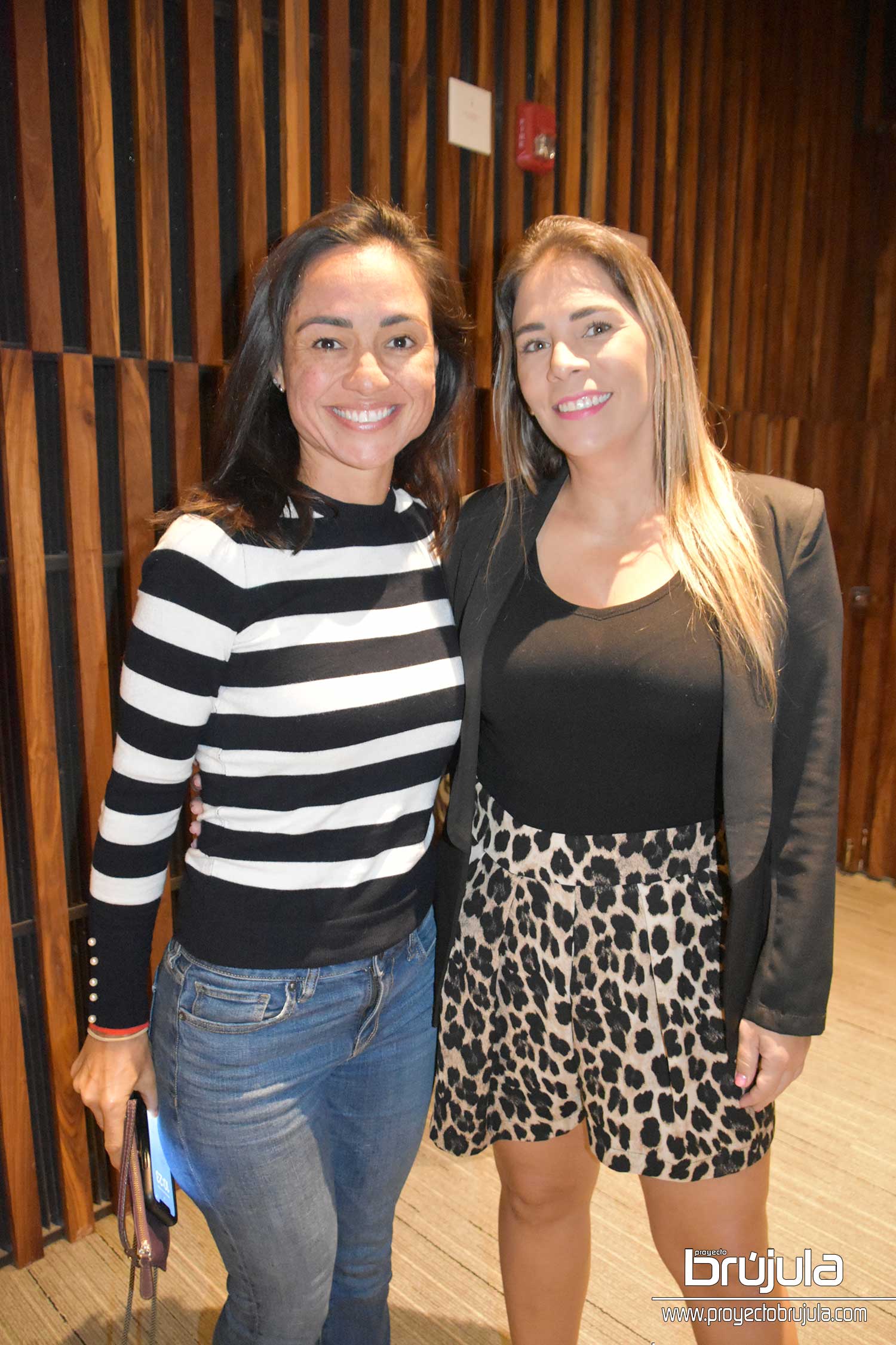 10 KATIA SANDOVAL Y GABY VARGUEZ