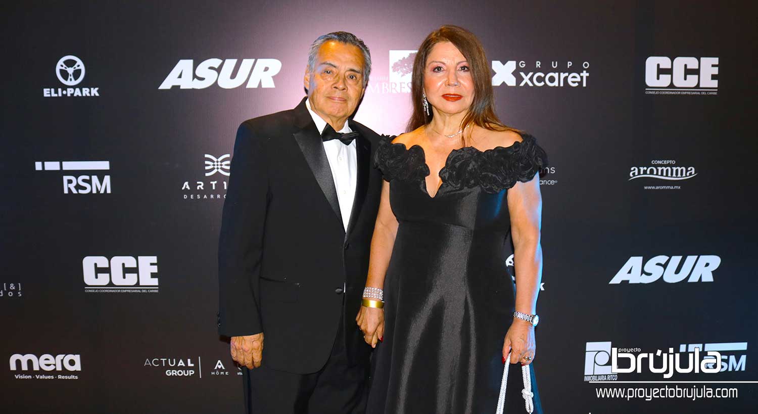 26 ARTURO Y EVA MARíA GALVáN