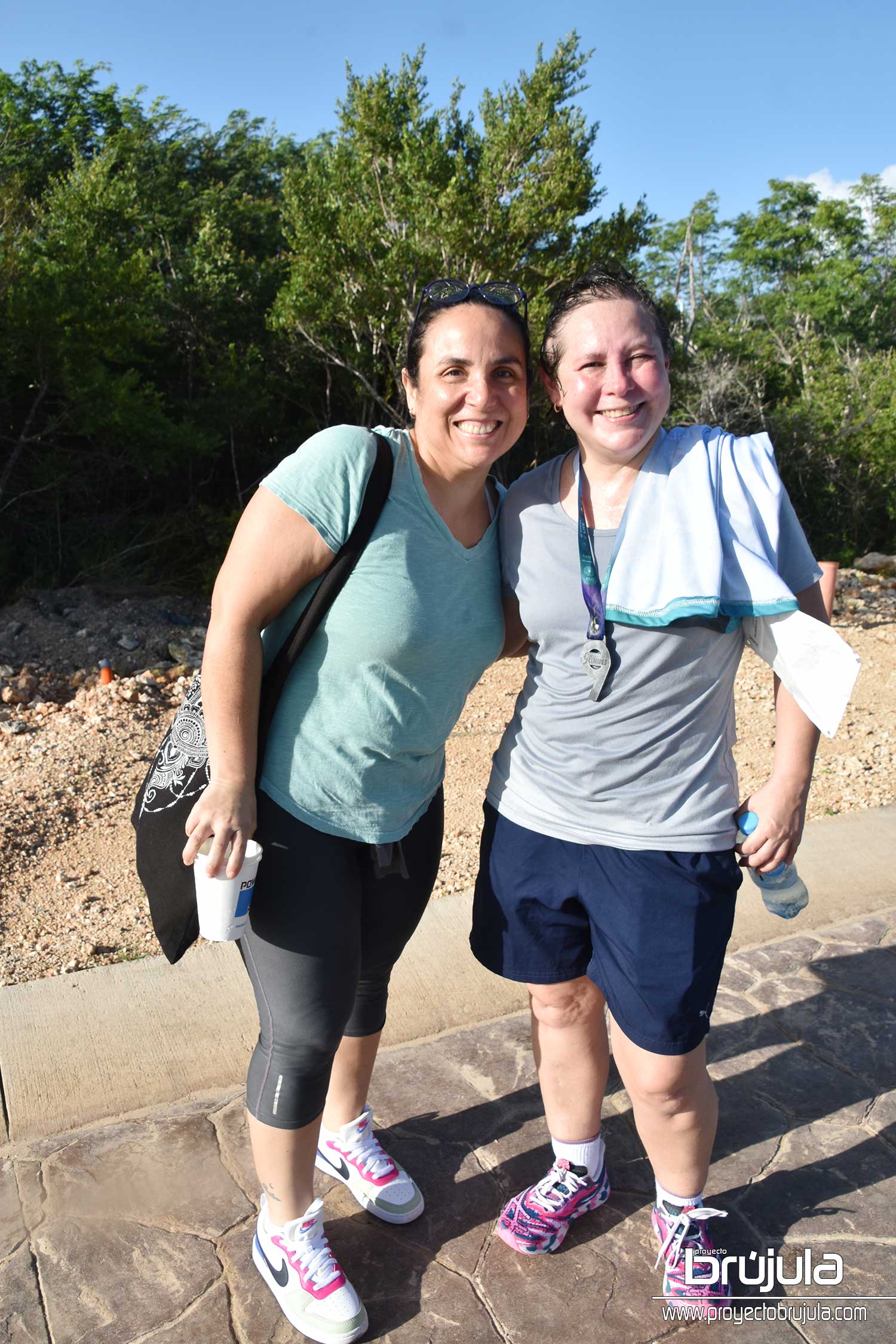 8 KARI MEDINA Y MóNICA ROMERO