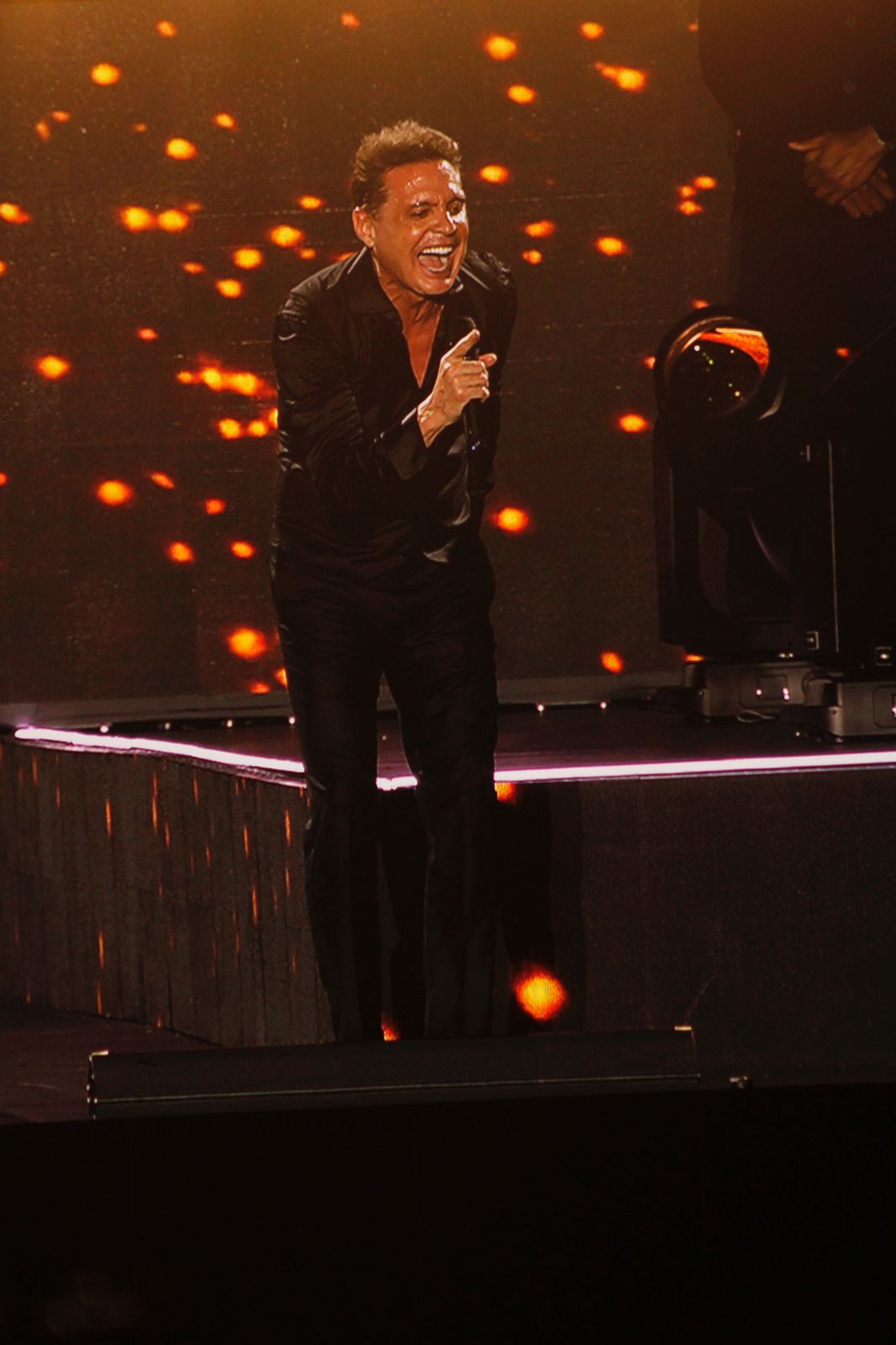 LUIS MIGUEL