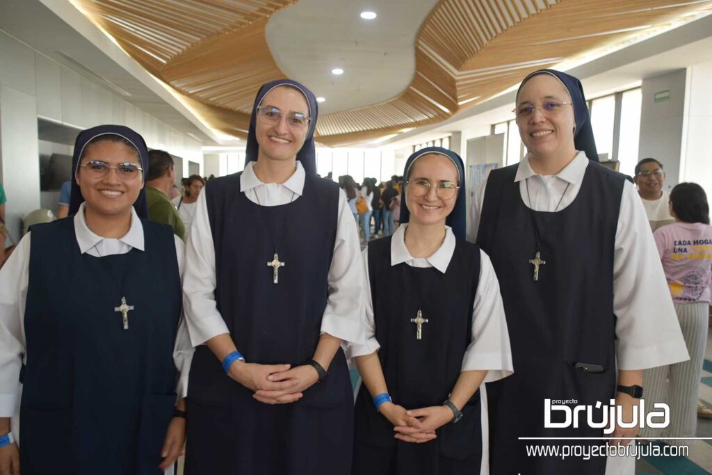 2 YULIANA AMAYA, SINDY BIBIANA JIMéNEZ, JOHANA GIRALDO Y MADELEIN VALLEJO 