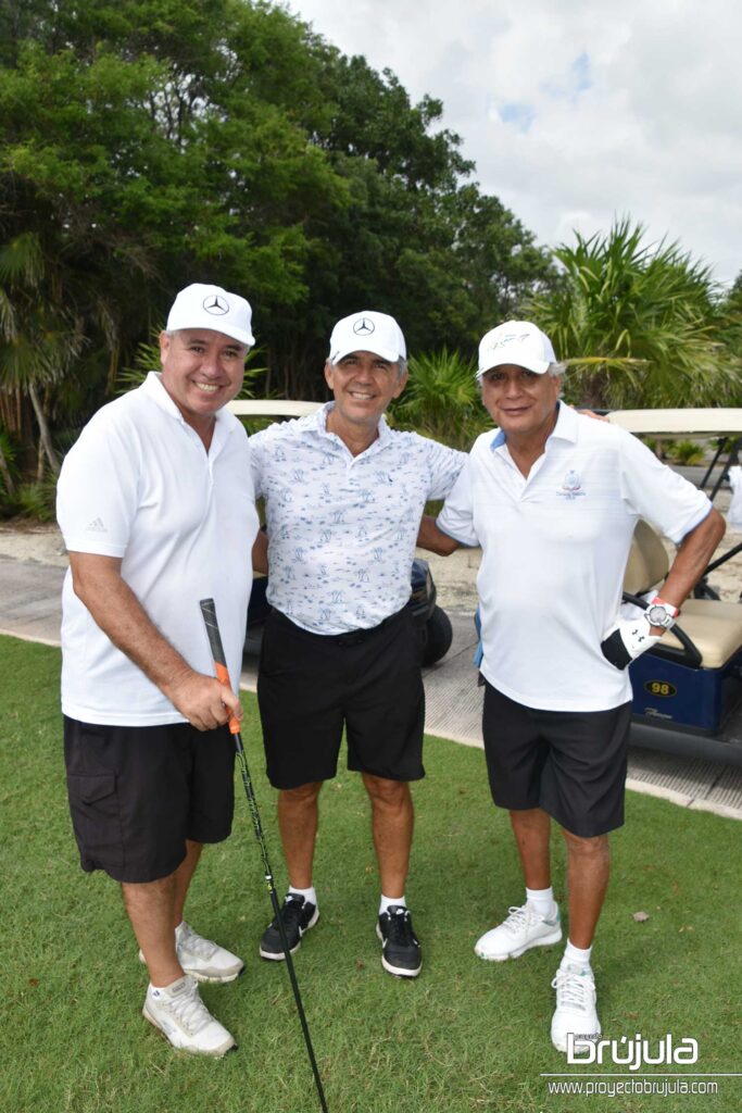 25 GUILLERMO MENDOZA, JOSé MARíA FERNáNDEZ Y FEDERICO CHAO