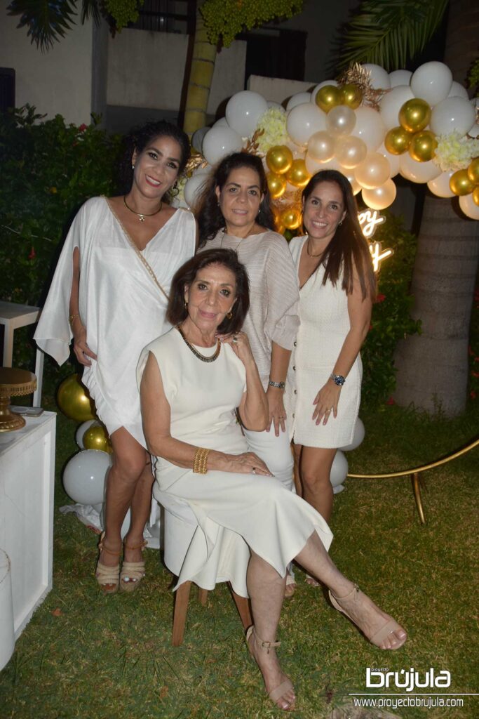 1 MIMA, MIREYA, ILEANA Y MIREYA PáEZ