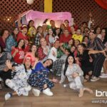 10 LA FESTEJADA Y SUS INVITADOS EN PIJAMA