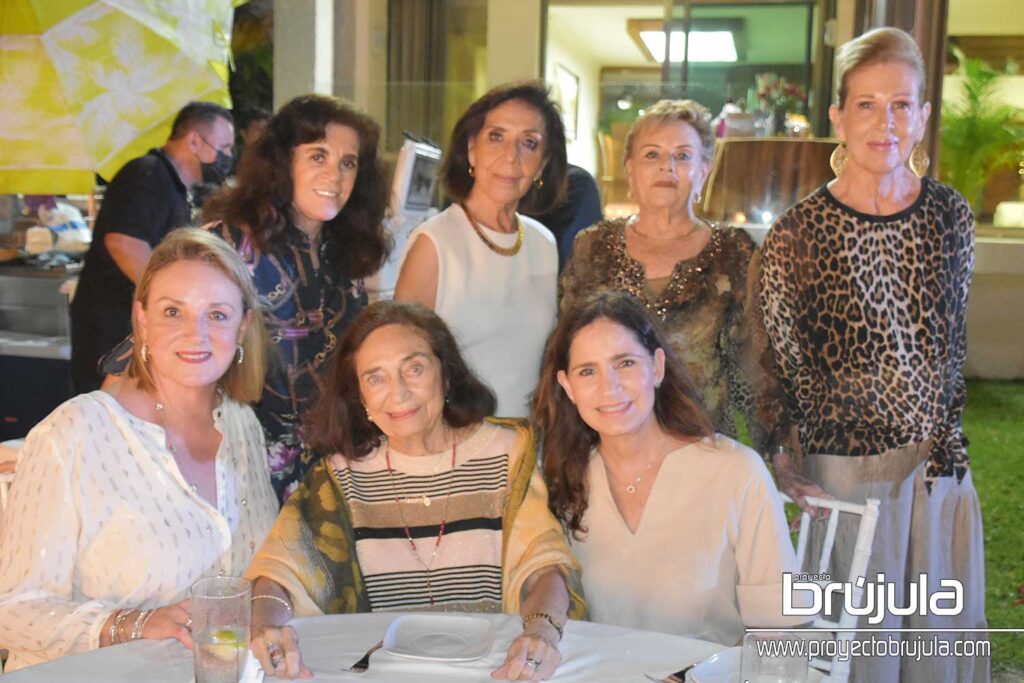 4 REGINA, MIREYA PáEZ, ESTHER JAMIT, BONNY OLMOS, DORA ELIA GARZA, TERE CAMINO Y CLAUDIA MADRIGAL