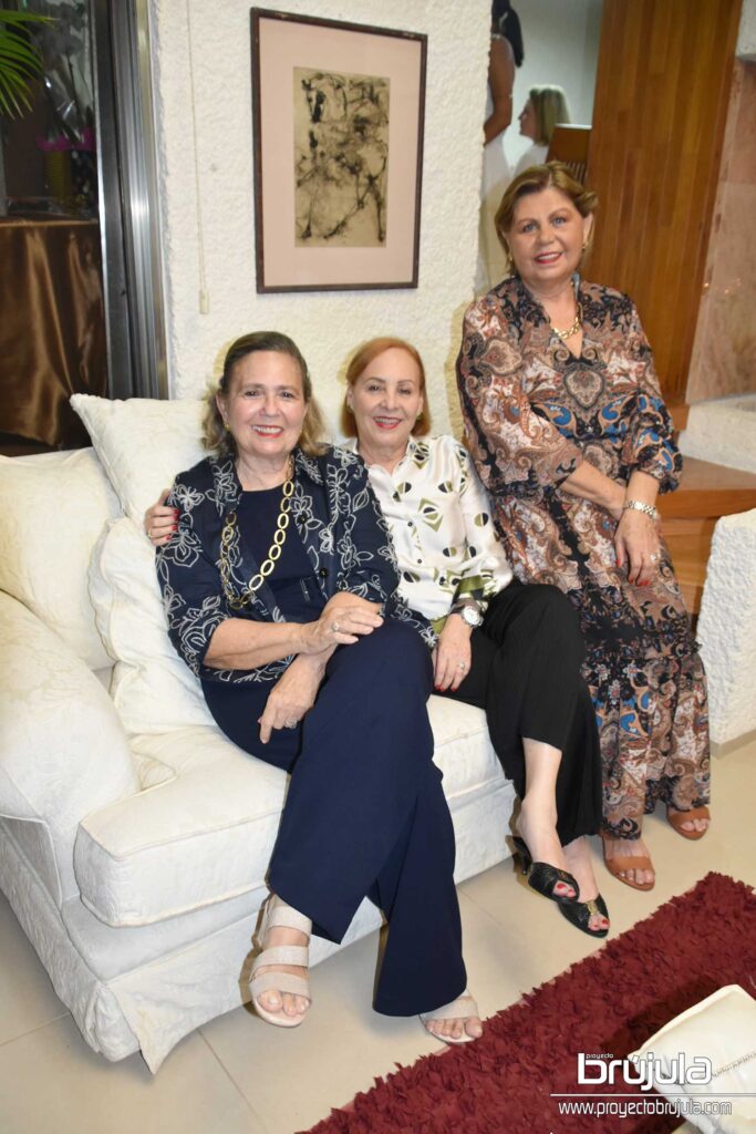 9 CUCA GAMBOA, MARíA ELI REYES Y CHILENA ROMERO