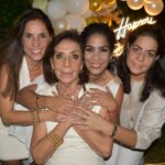 MIREYA PáEZ Y SUS HIJAS