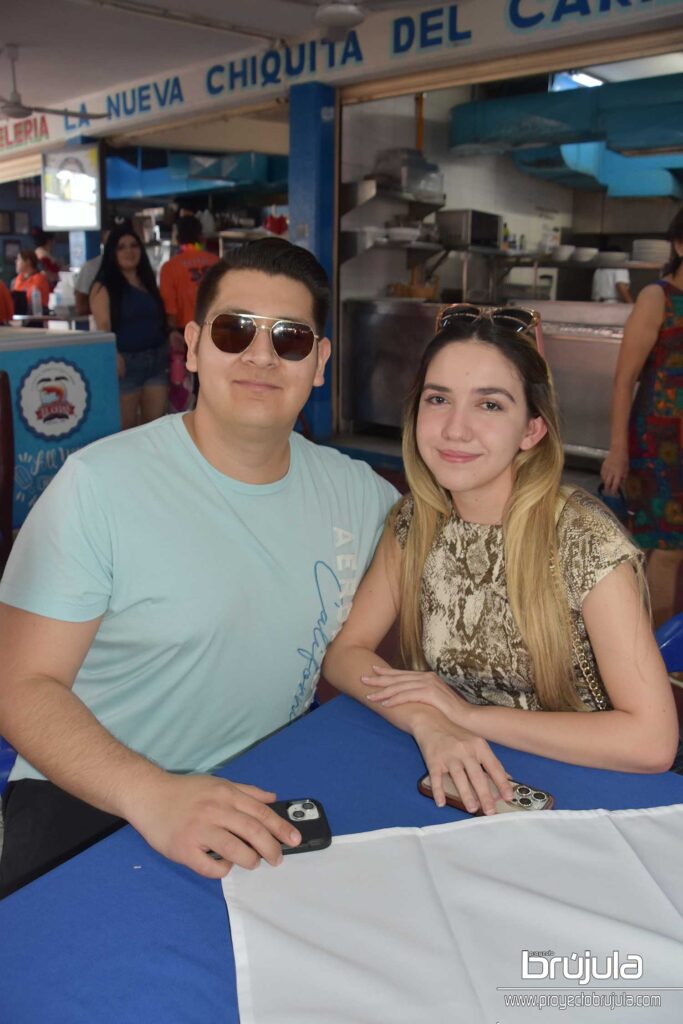 10 ADRIáN PINTADO Y KARLA MARITZA