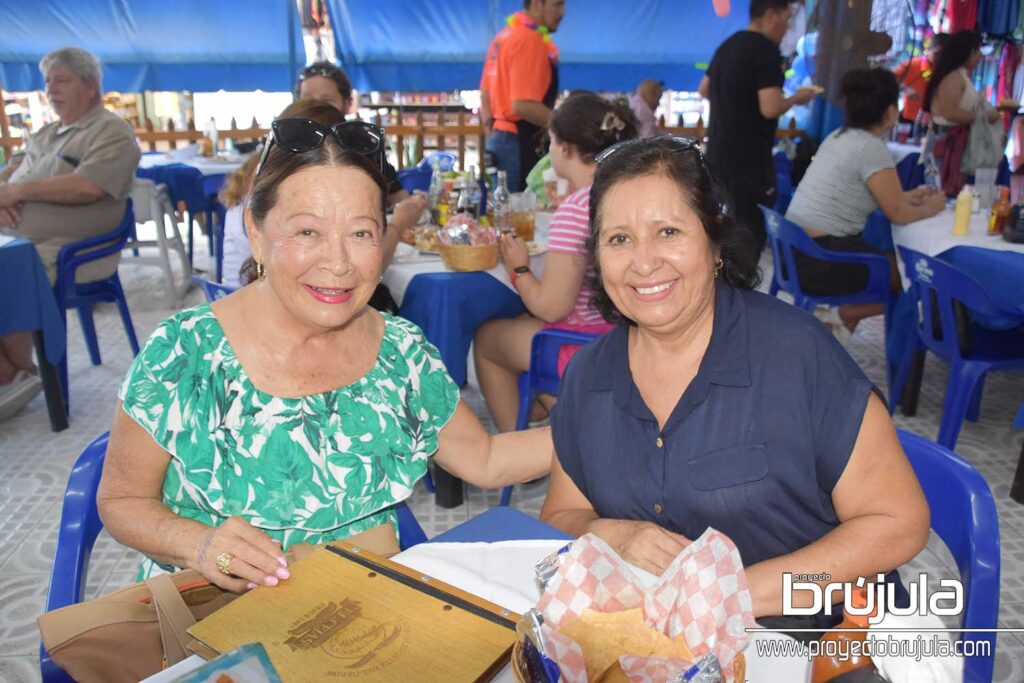 21 MARíA ELENA QUINTOS Y SILVIA RODRíGUEZ