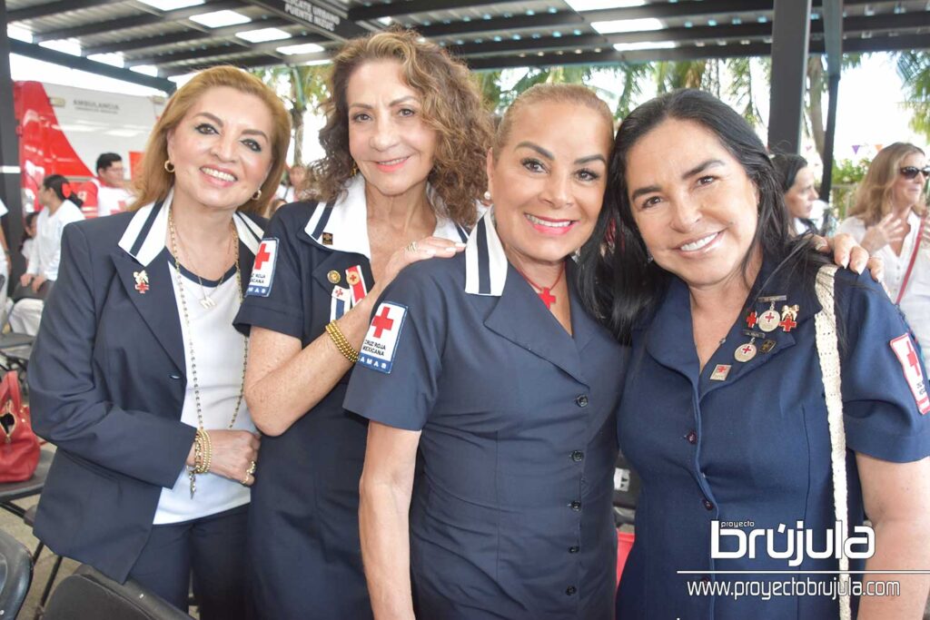 13 MARTHA IBARRA, LOURDES VARA, SONIA DE LA PEñA Y GABY CASTRO