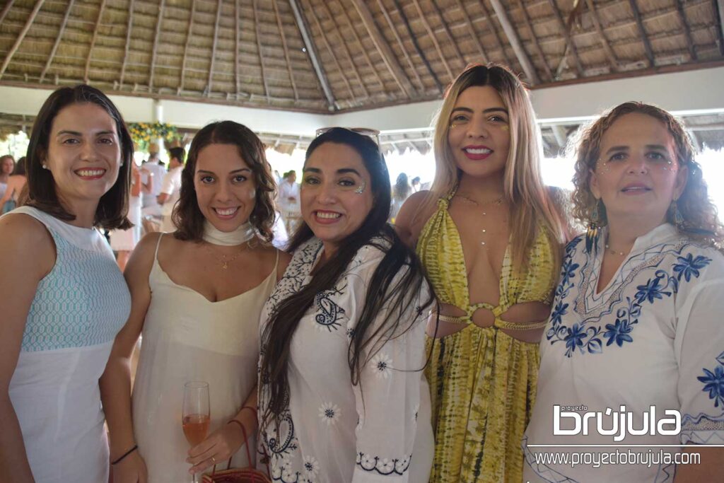 17 EVA ALGARD, ARELY ALFARO, VIOLETA PAZ Y MARíA PLIEGO