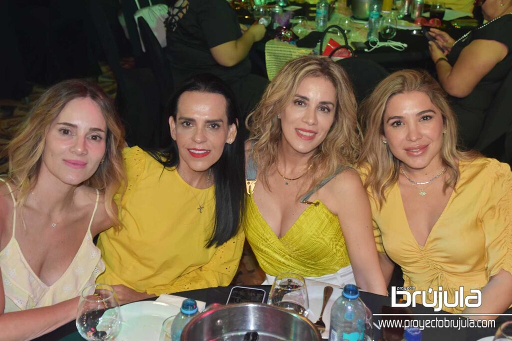 31 CLAU GARZA, PALOMA RAMíREZ, ROSA LAURA GARZA Y LAUREN MUZZA