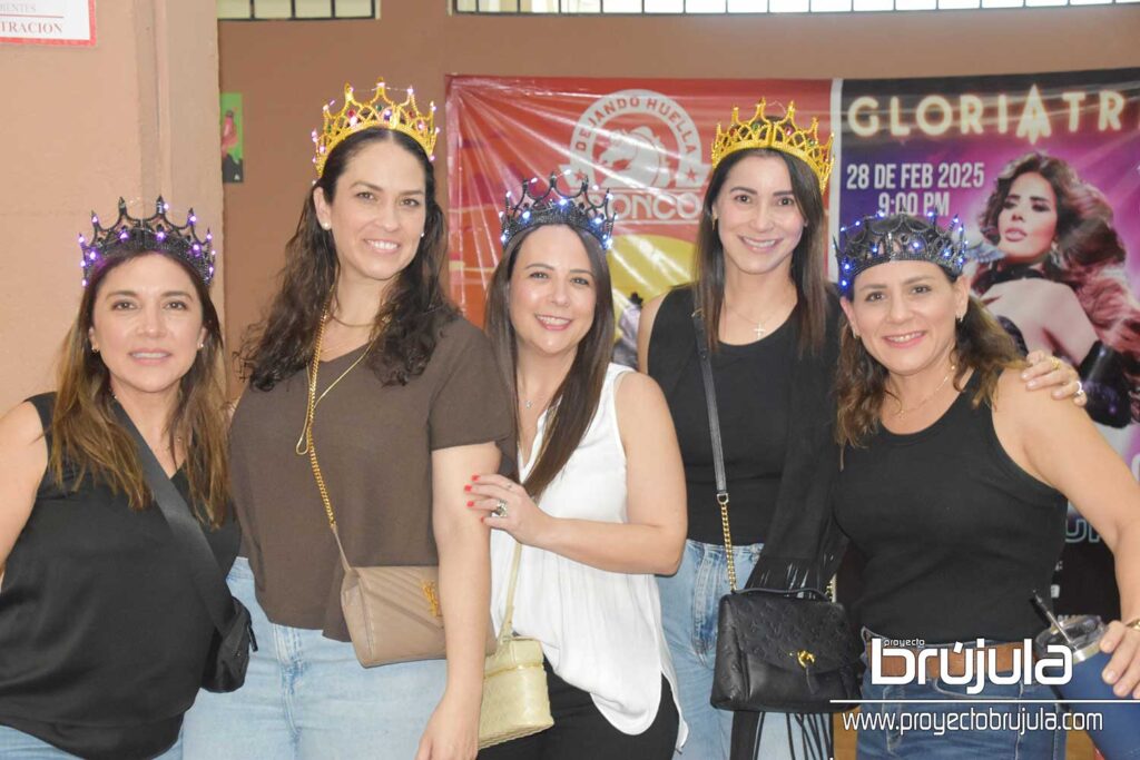 4 MALE RODRíGUEZ, PAULINA PEñA, ANACATA TREVIñO, AURORA DE ZULUETA Y GELI GONZáLEZ