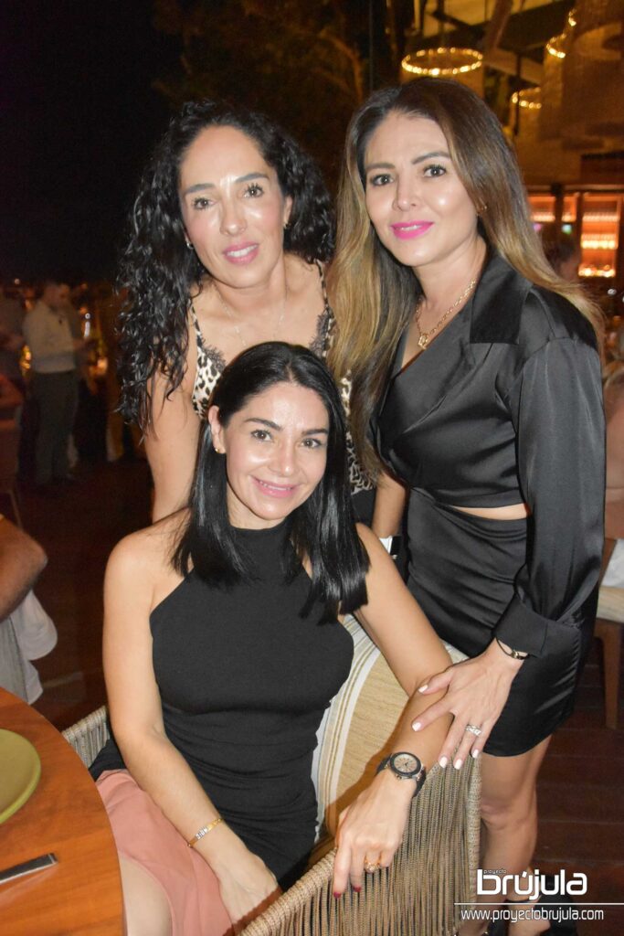 VIVEKA RODRíGUEZ, SAMANTHA ELíAS Y MARICARMEN ARREGUí